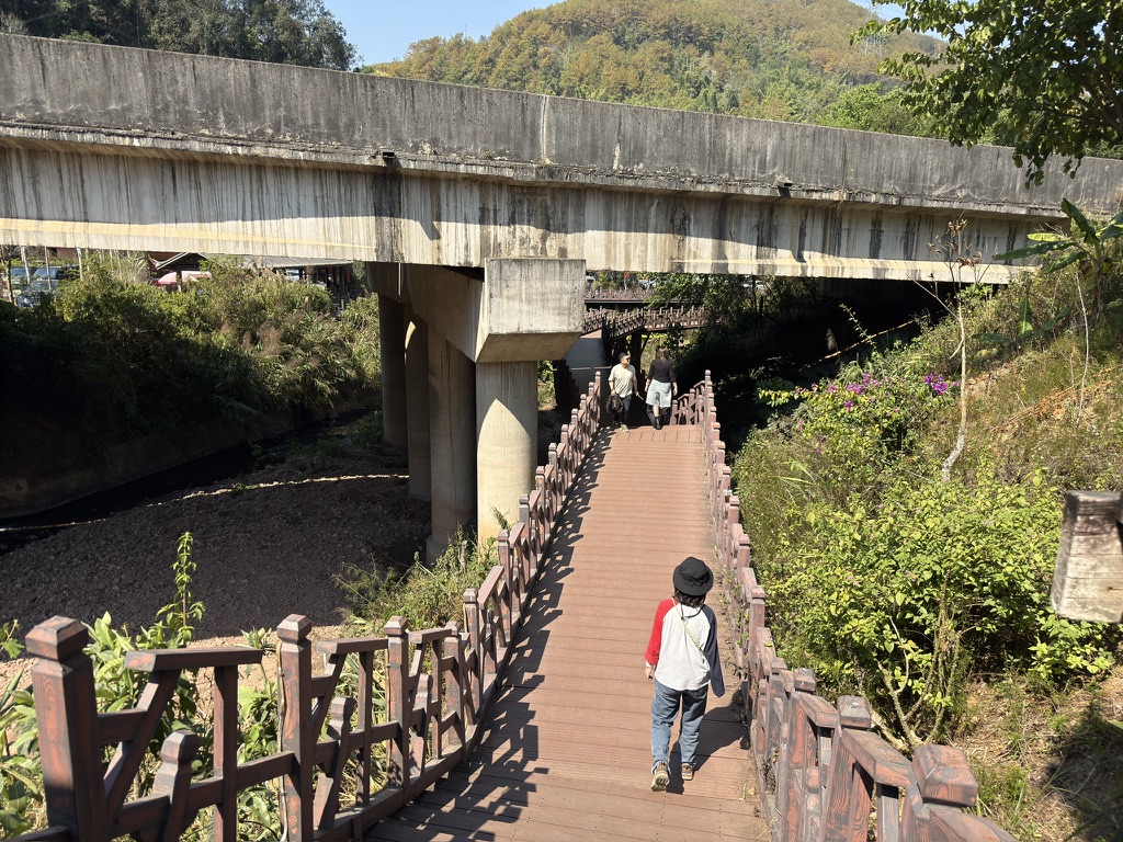 这里过去就是那柯里