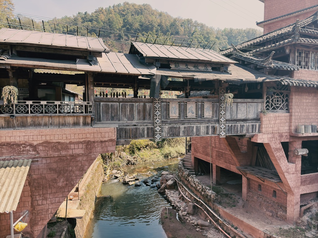 这个古桥也是个饭店