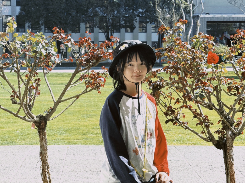 结束了伟大的西南联大的参观，也在美丽的云南师范大学里拍张照吧！