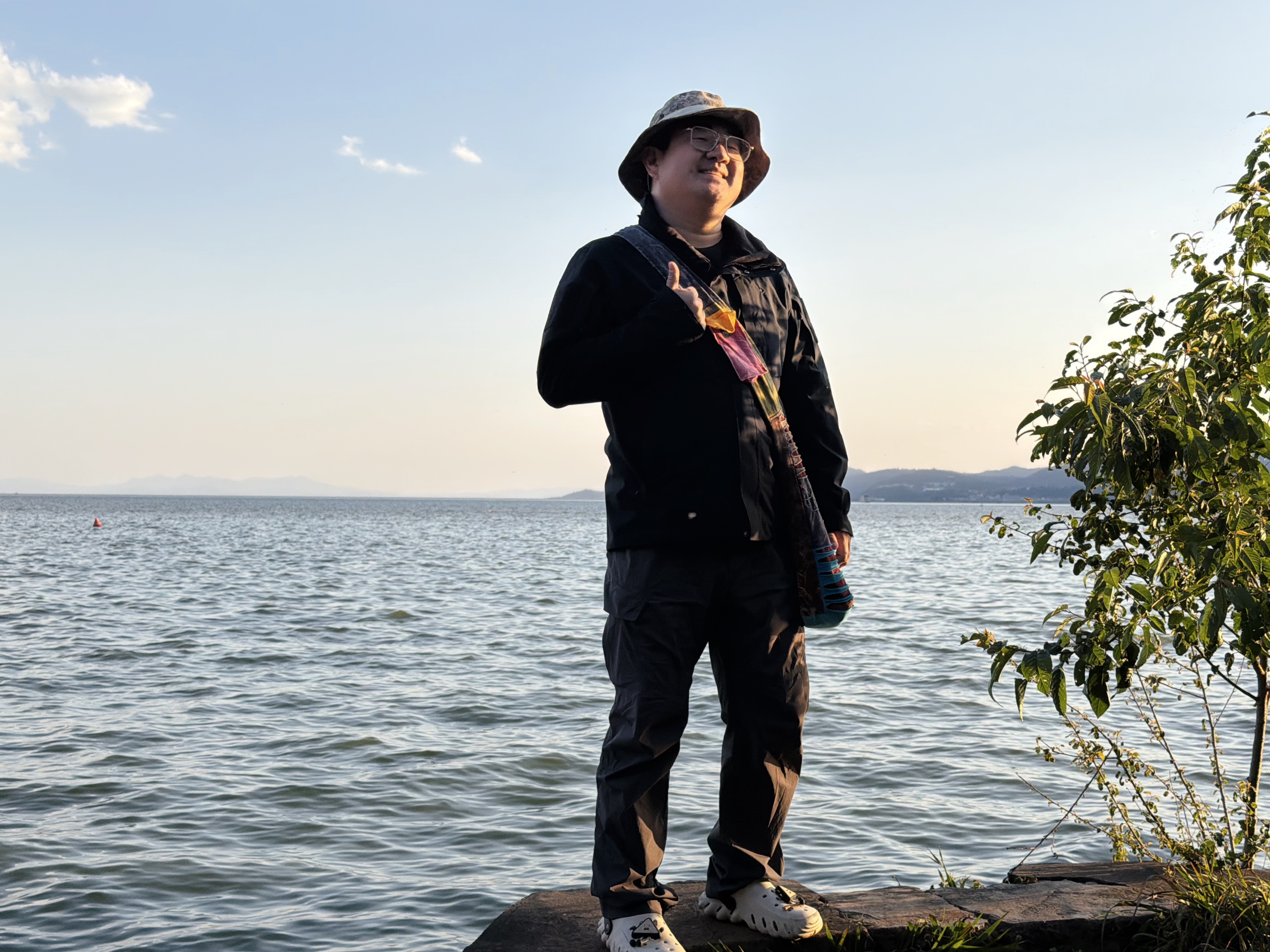 找个角落，胖胖地拍照