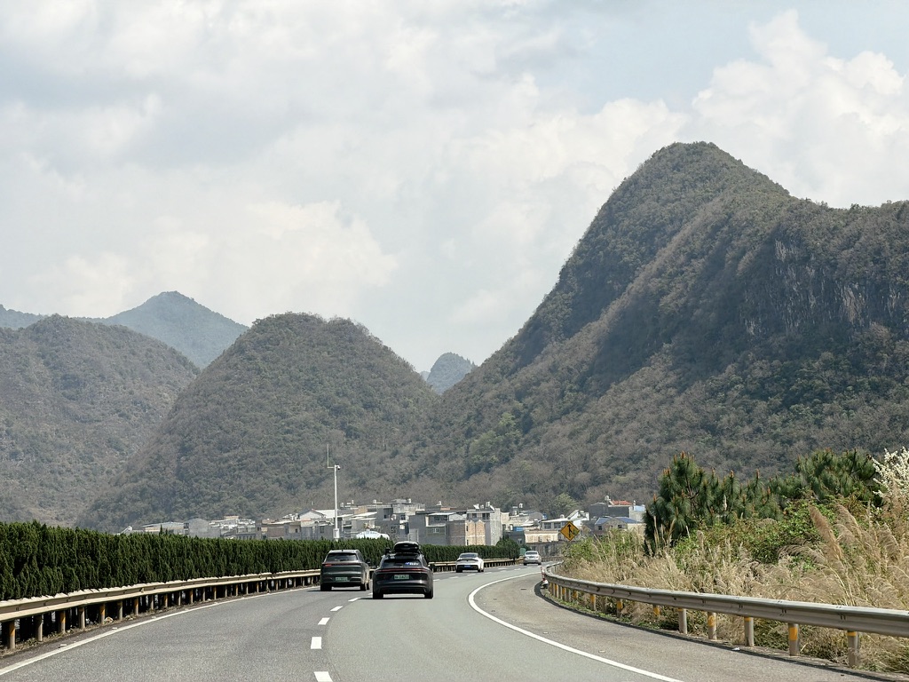 在文山遇到的浙 A 电车