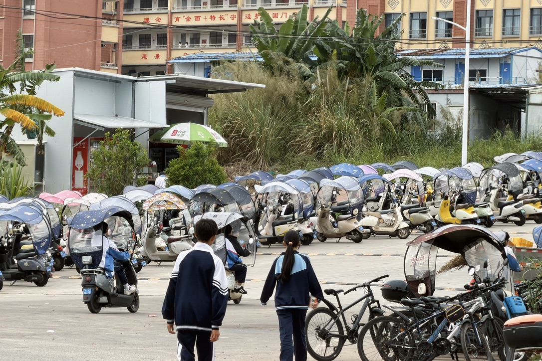 更不用说未成年骑电瓶车啦