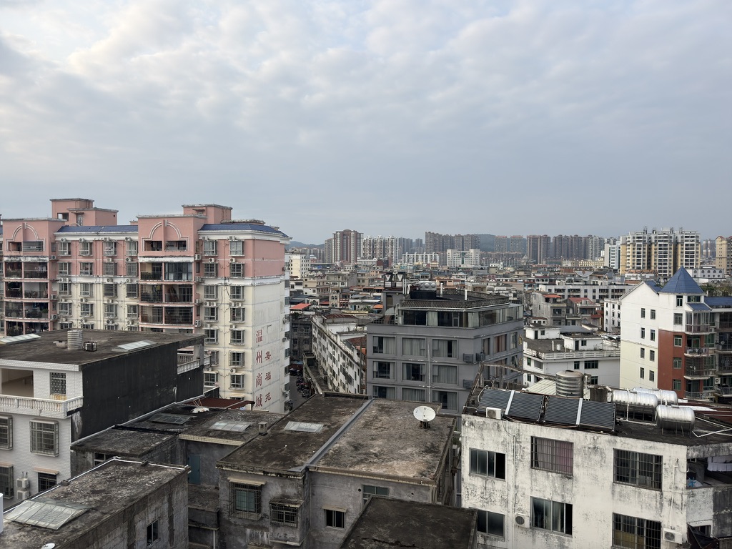 往另一个方向，北面的东兴