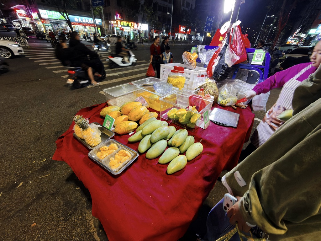 从广西来到广东，酸嘢的品种数量大概下降了4/5