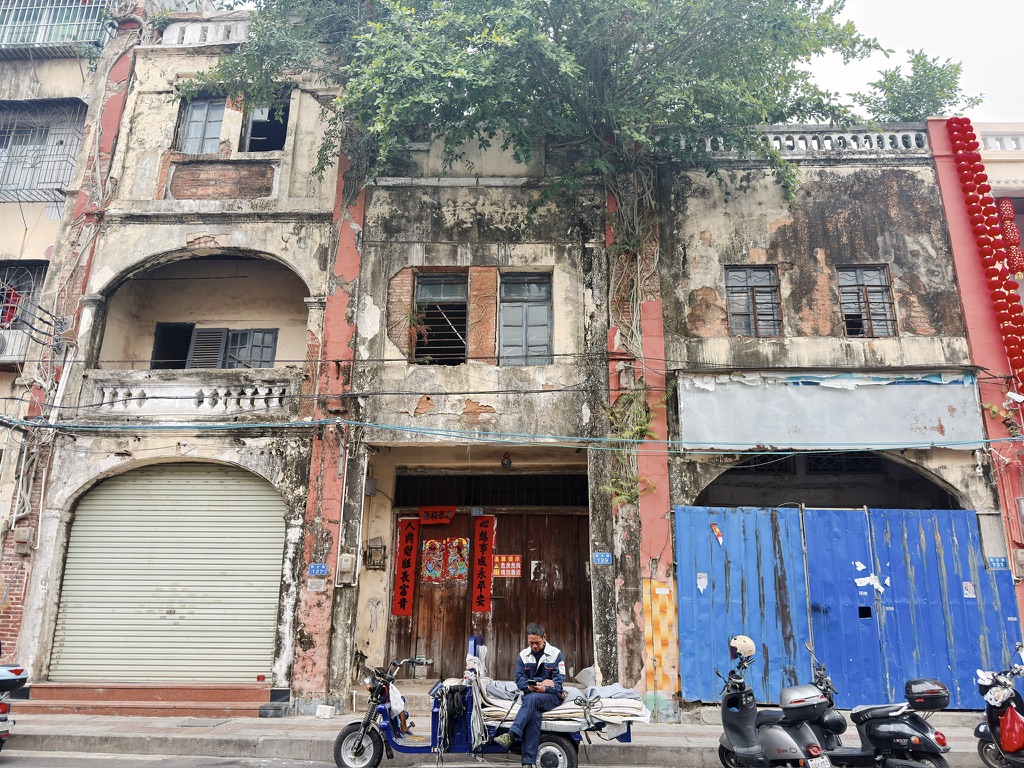 老街老是够老了，也变危房了