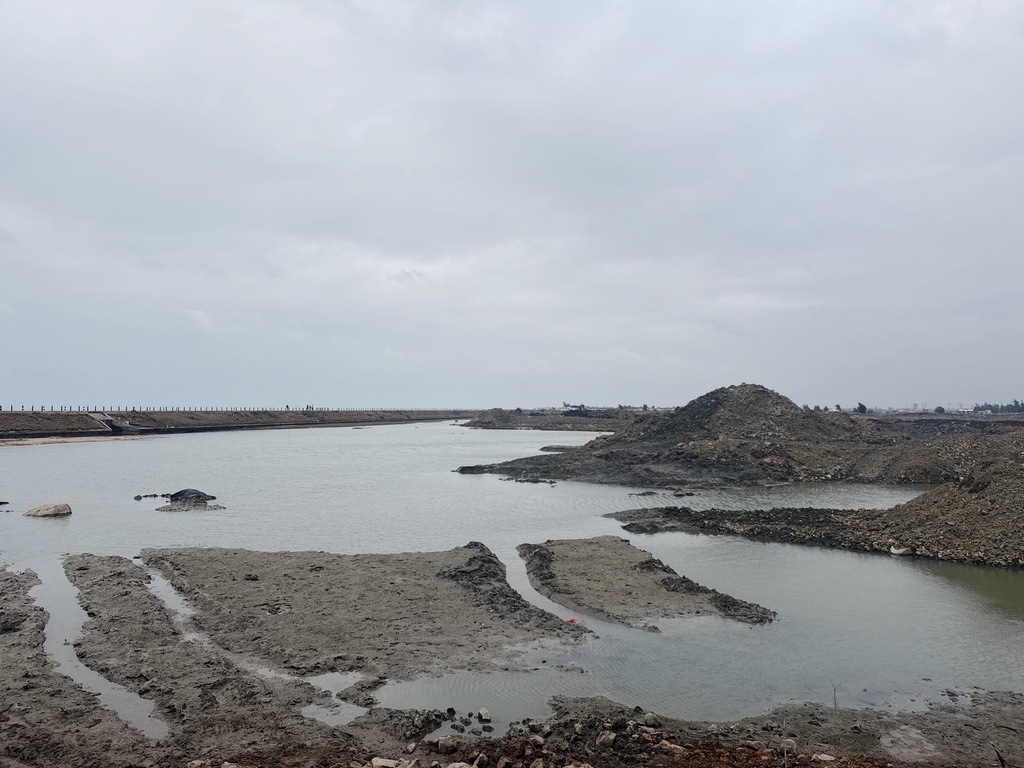 现场还在填海造陆