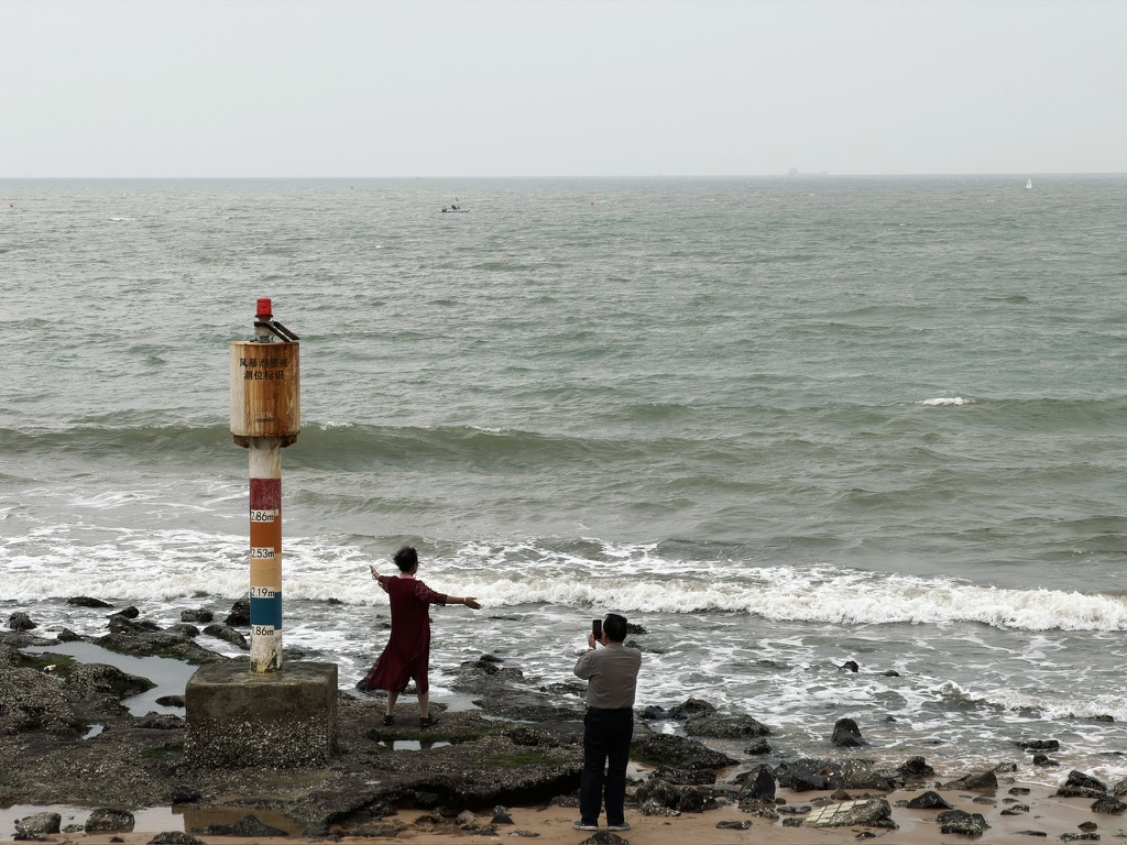 我说恙你看看人大妈的 pose