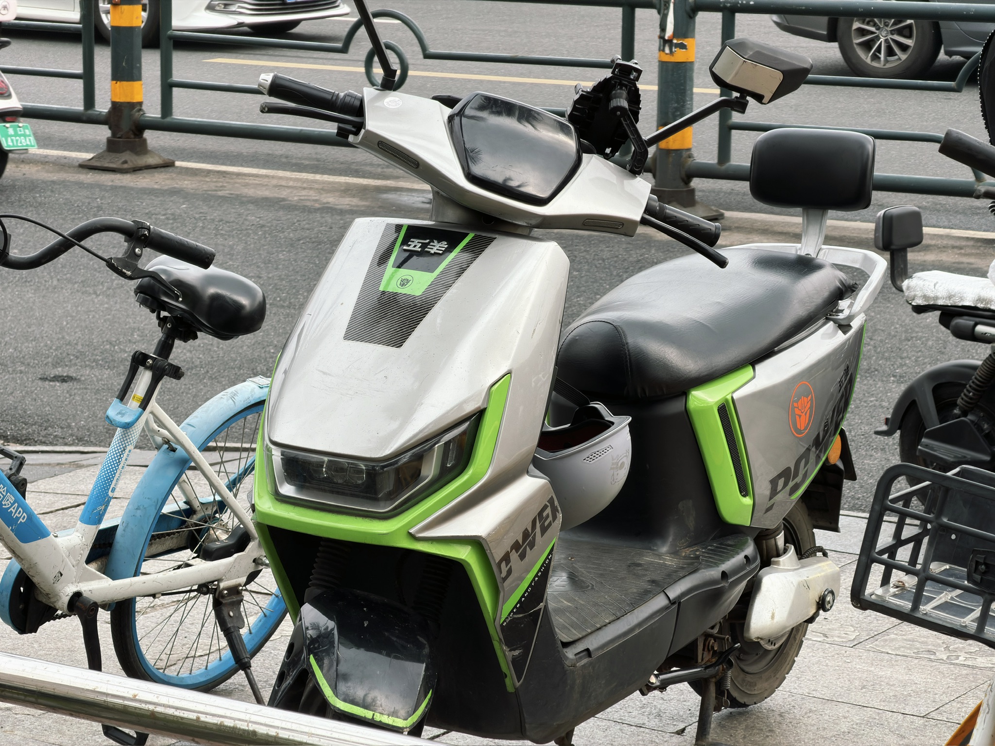 这就是我们在海口的座驾了