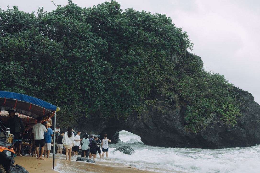 抵达这个水漫燕子洞