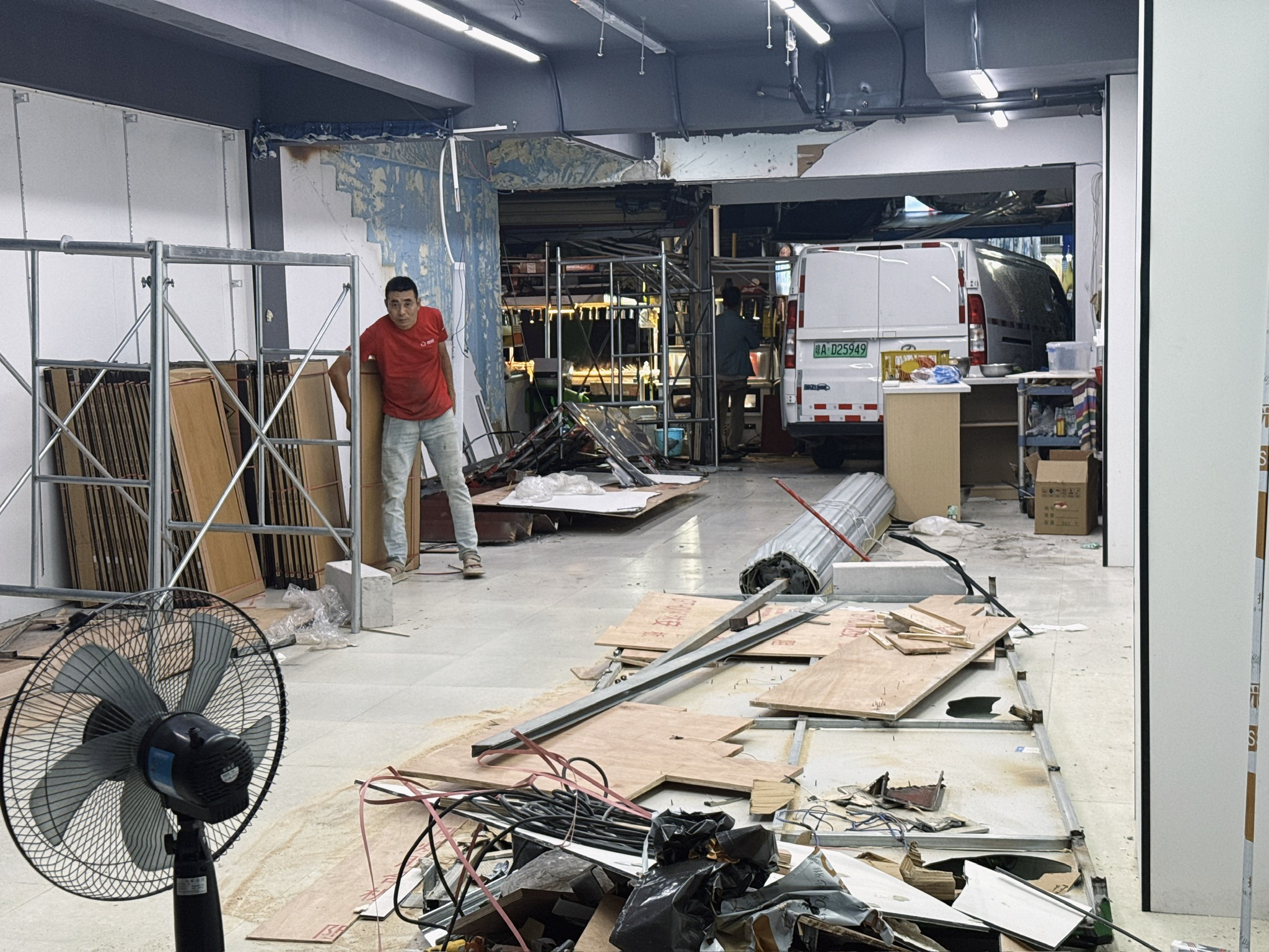 楼下甚至还在装修