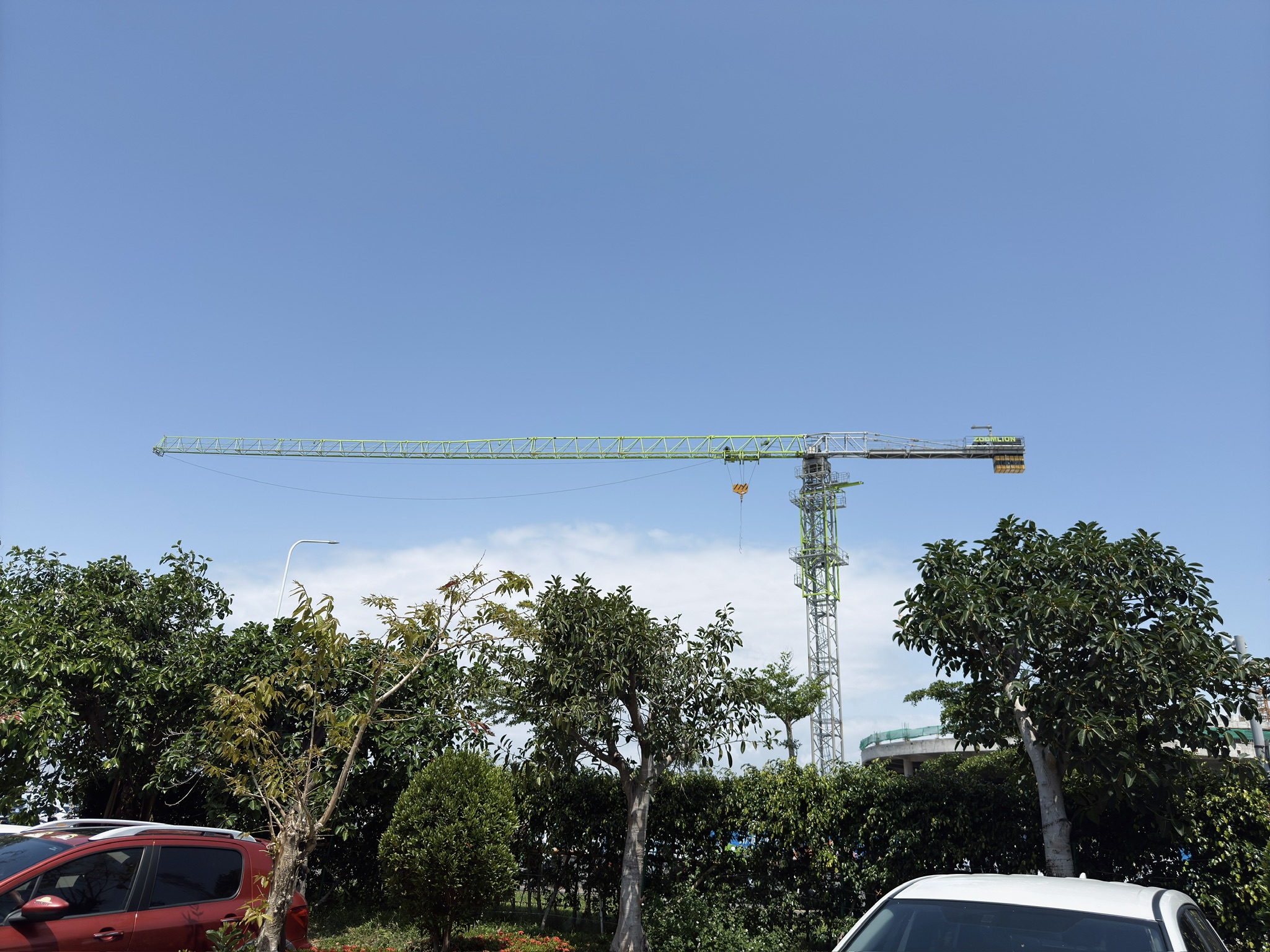 恙儿最爱的绿色起重机