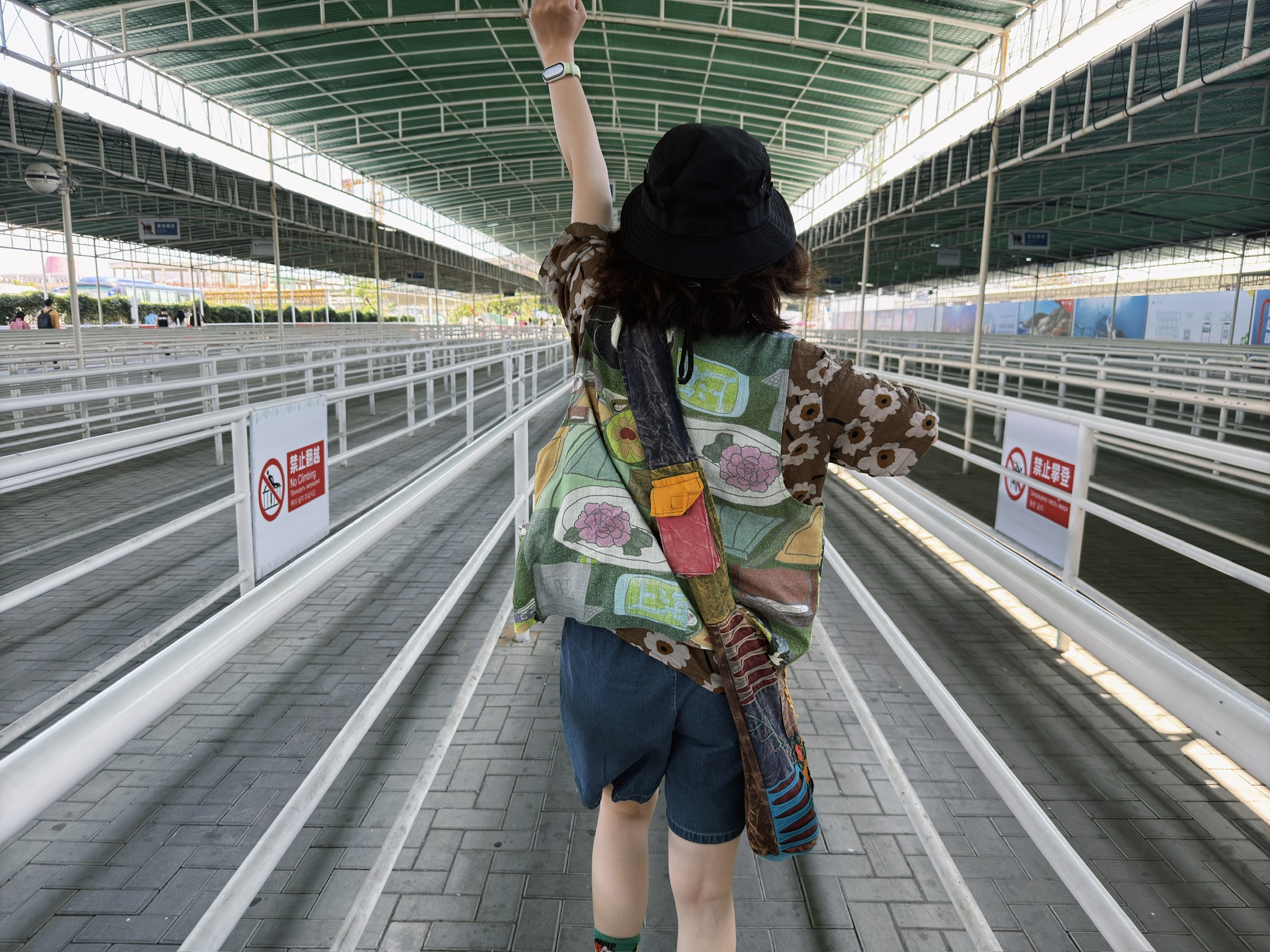 走路，去蜈支洲岛喽