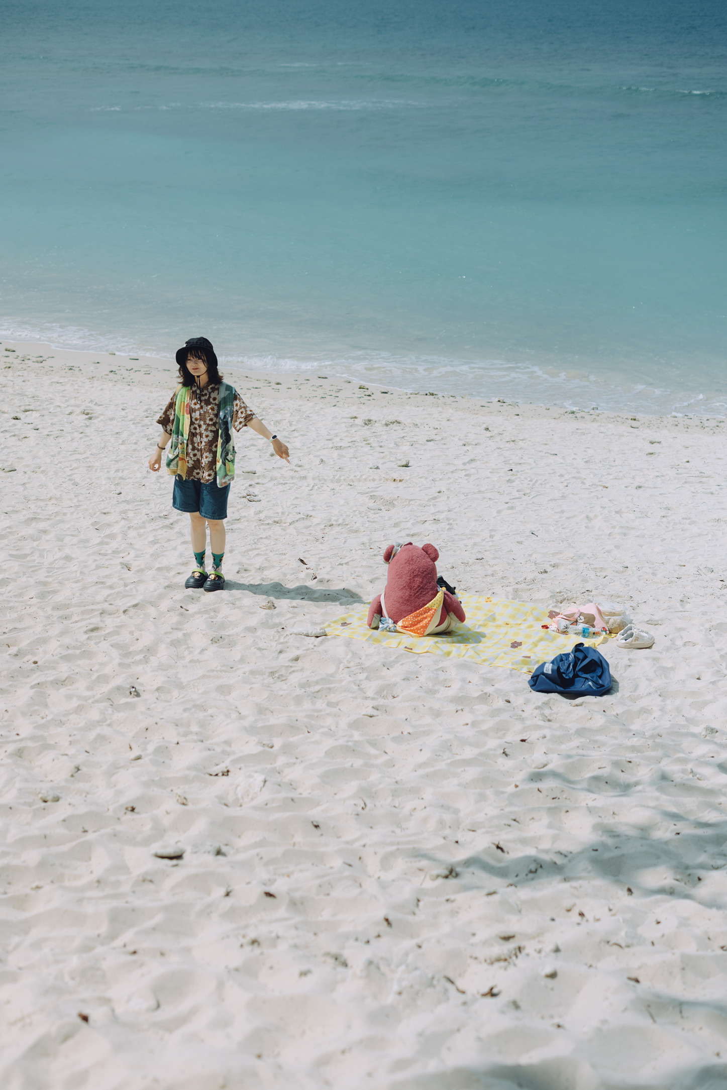 谁丢在这里的草莓熊