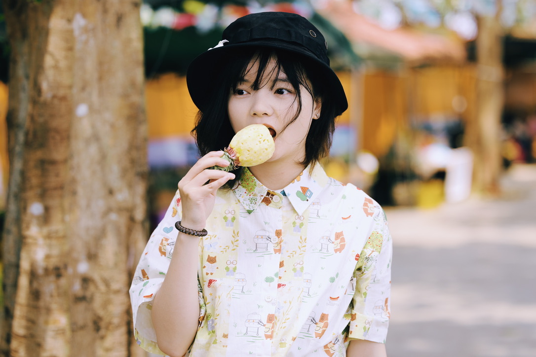 吃小菠萝的恙，你猜这个菠萝多少钱一个？