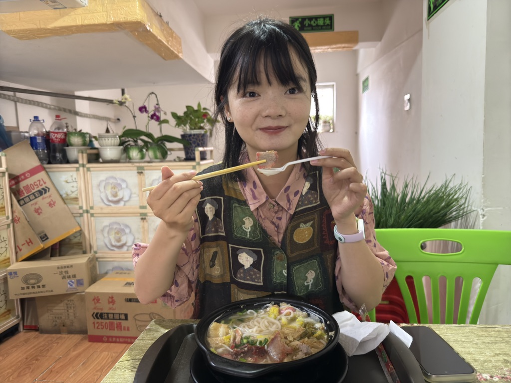 早饭来吃个叉烧粉