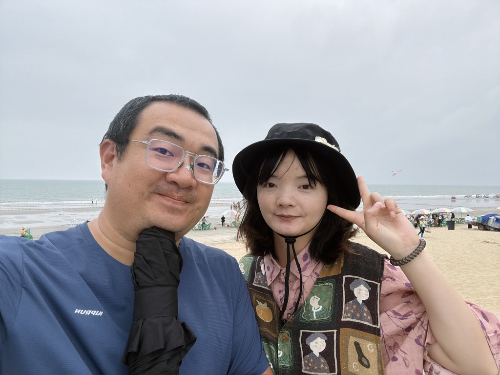 来都来了,打个卡吧。这也是雨伞为数不多地出现在一毛一恙环中国里