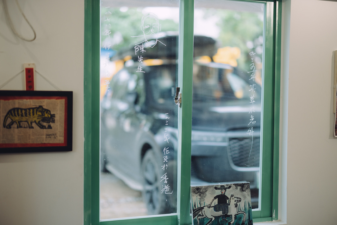 停在窗外的理想 ONE