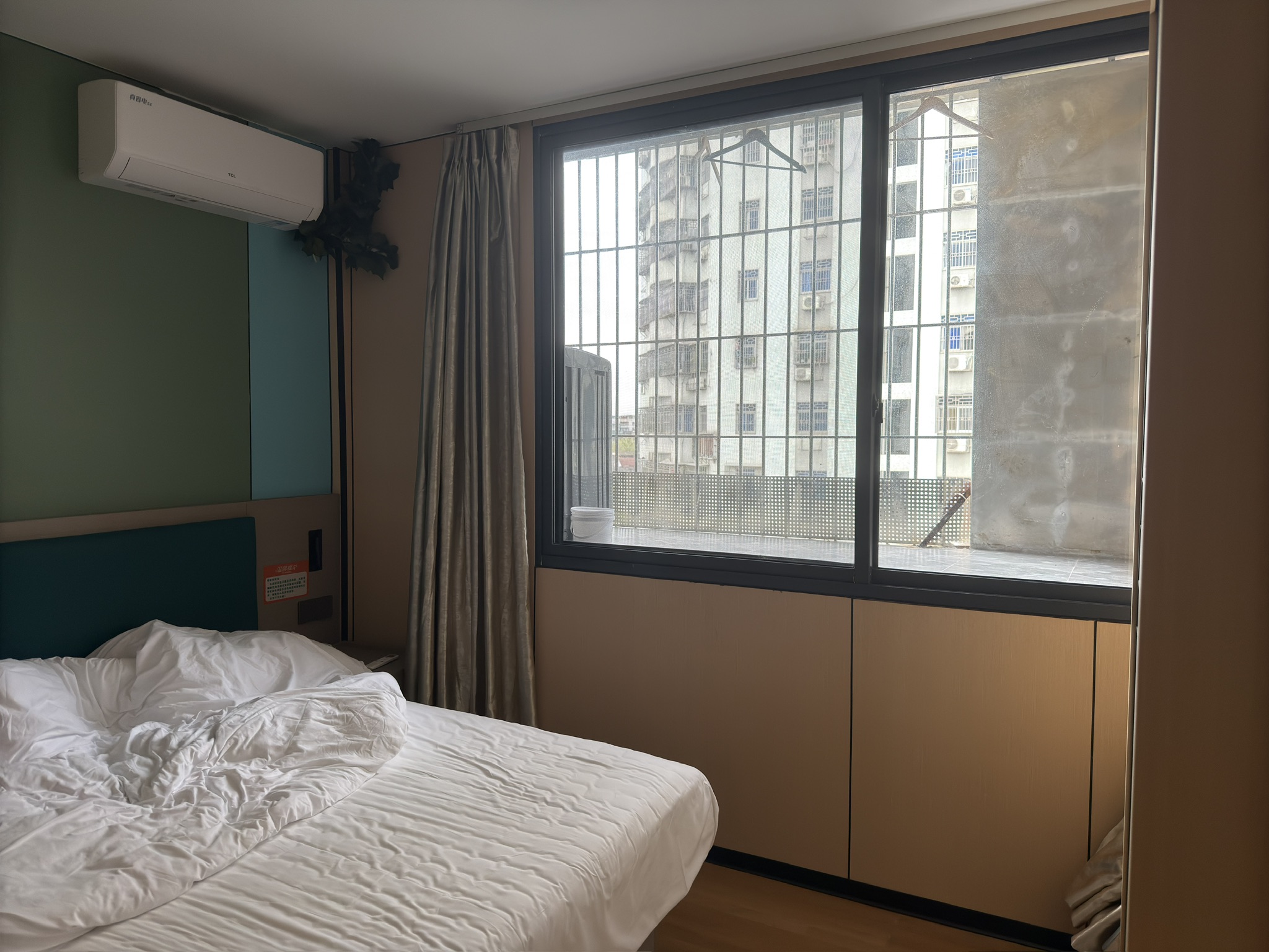 洗衣机在半空中