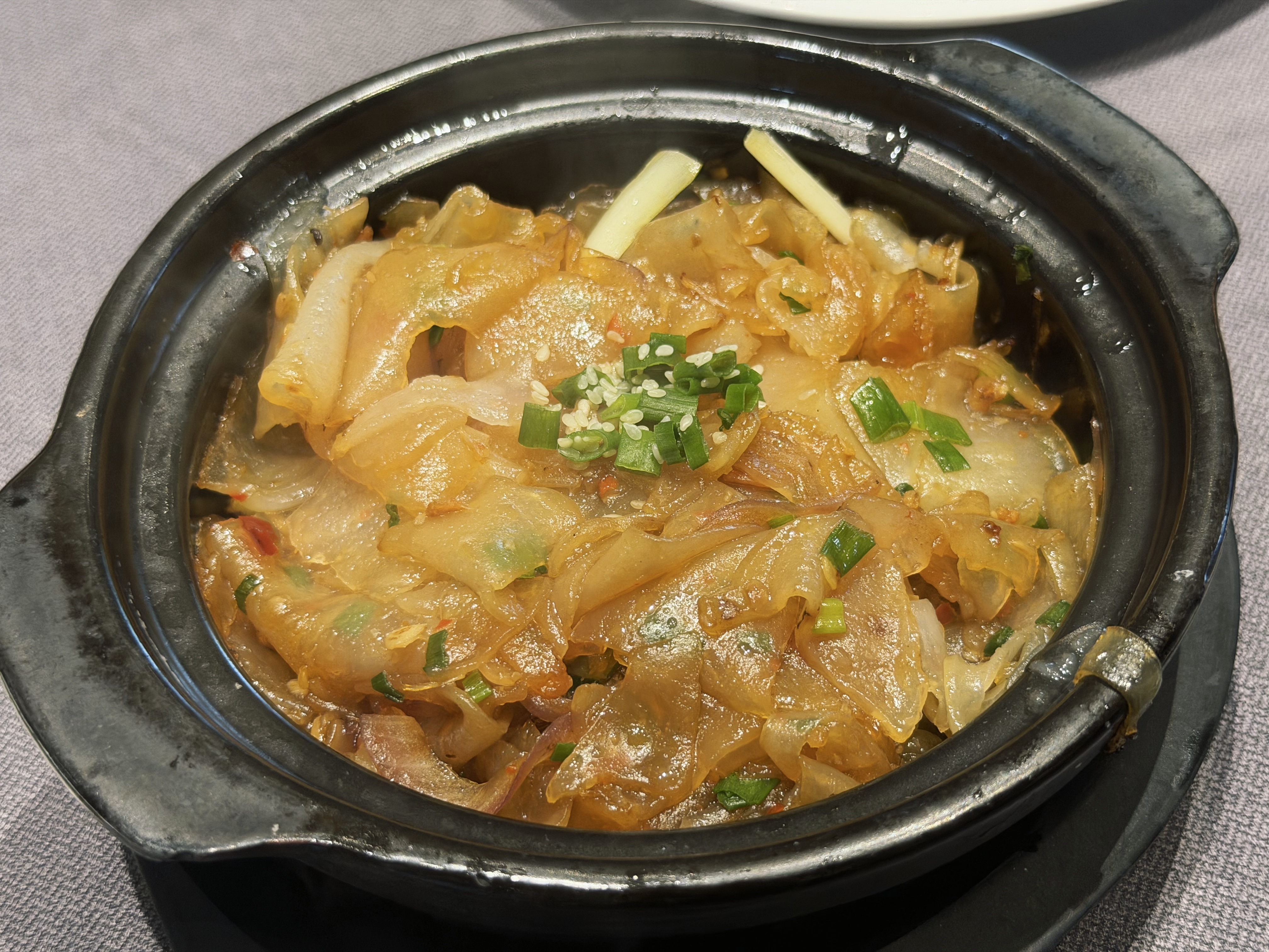 陈村粉，but 热的，没有凉皮版好吃