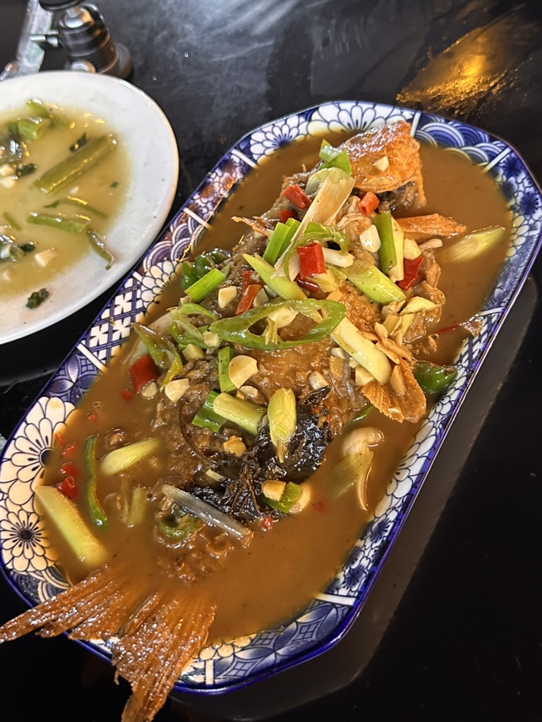 荷包鲤鱼和空心菜